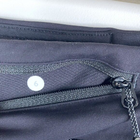 Lululemon Run Speed Shorts Size 6 Dottie Tribe Black White 2.5" Inseam - Picture 4 of 4